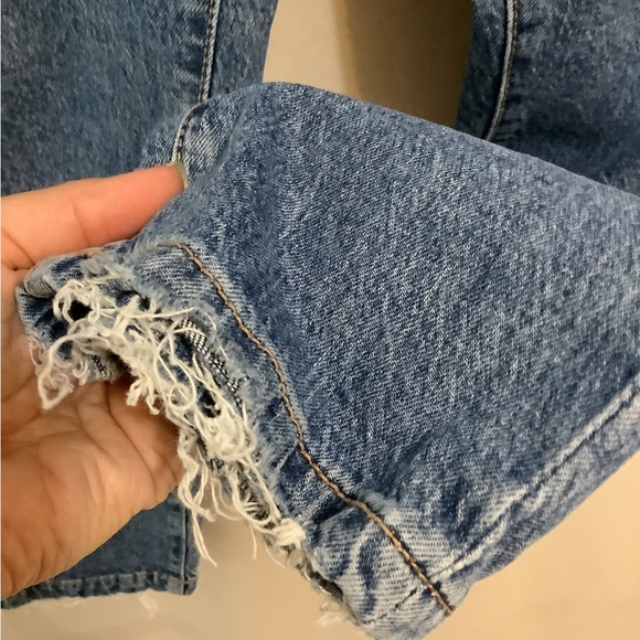 Garage Mom jeans with distressed hems - Picture 7 of 10